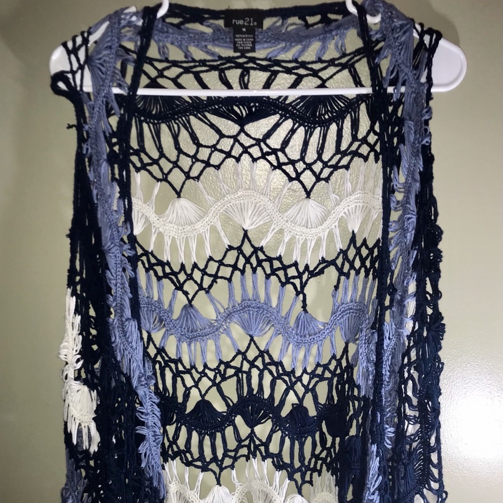 Crochet sleeveless cardigan